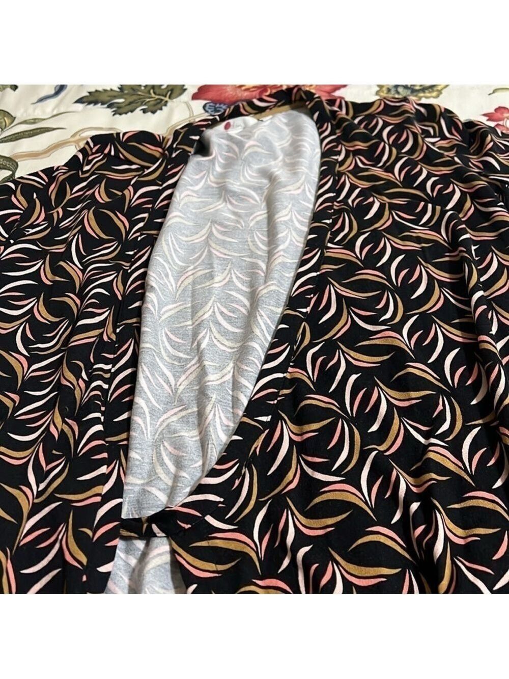 BODEN wrap dress in stylish print. Black/tan/light coral. Like new 8L - Picture 10 of 12